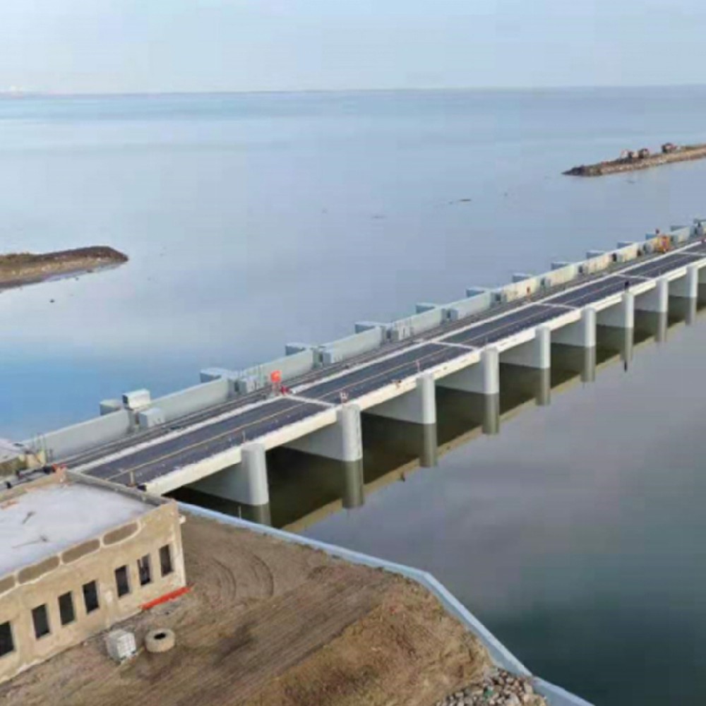 節(jié)制閘液壓啟閉機(jī)